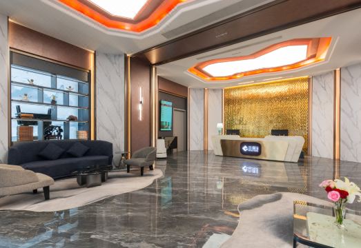 Renjoy Hotel (Yintaicheng Chonghemen Square) Hotel Overview