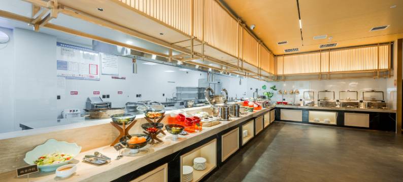 建国·铂萃酒店(铜陵站万达广场店)图片