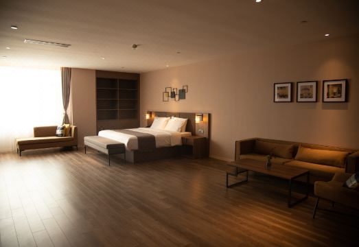 Homeinn Plus Hotel (Laizhou Guangzhou West Street) Hotel Overview