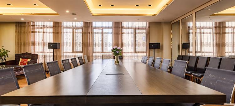 陆良隆盛大酒店图片