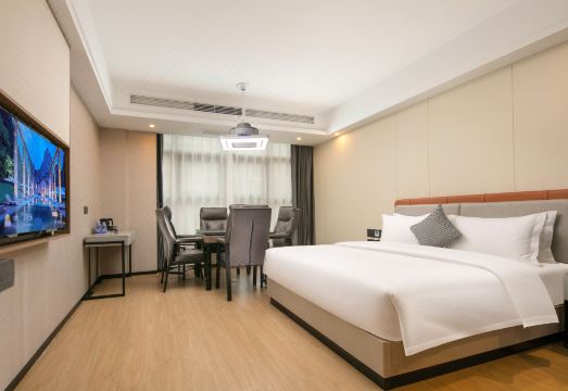 Zhishang Light Luxury Hotel (Shuangfeng No.1 Middle School) Hotel Overview