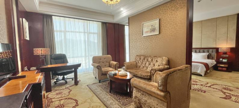 黄金国际假日酒店(普宁池尾高速收费站店)图片