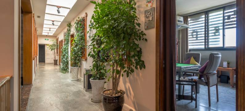 友佳瑞思贝特酒店(彭州市政府牡丹大道店)图片