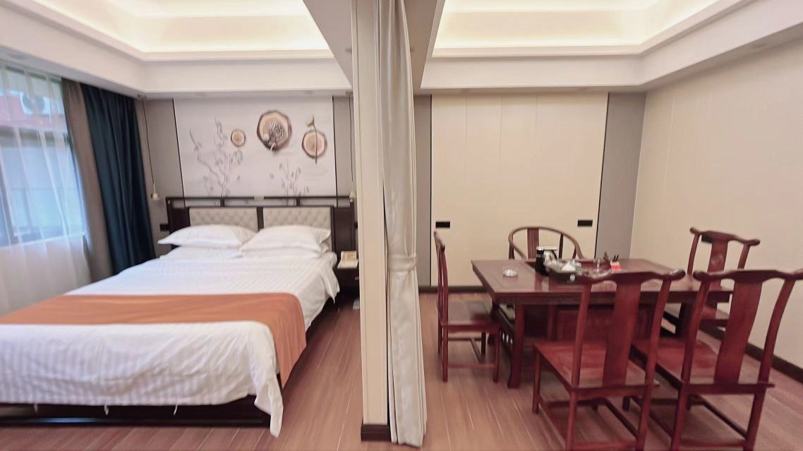 Luoding Changgengpo Chuxin Building Hotel Overview