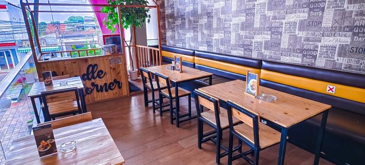 吉打里维瓦酒店 - 阿扎纳精选(Viva Hotel Kediri, Azana Hotel Collection)图片