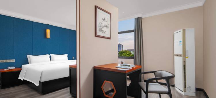 上高新名典酒店(敖山大道镜山广场店)图片