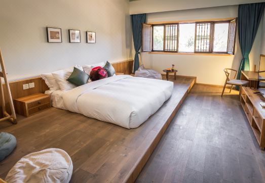 Shaoxing Yihu Wineyard  hotelHotel Overview