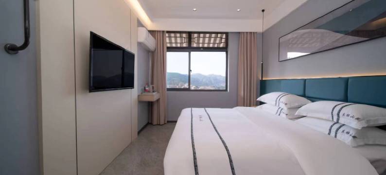 西江千户苗寨良栖山苑度假酒店(西门游客服务中心店)图片