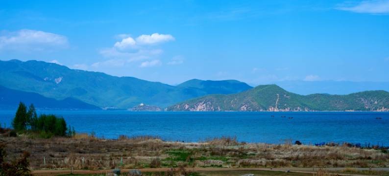 有风的湖景度假酒店(泸沽湖花海码头店 )图片