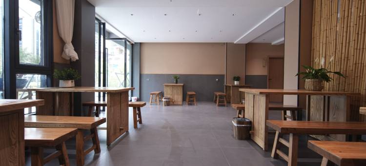 燕栖别院轻奢民宿(神农架木鱼镇汽车客运站店)图片