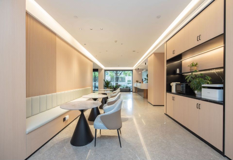 Elan Hotel (Ningbo Beilun Intime City) Hotel Overview