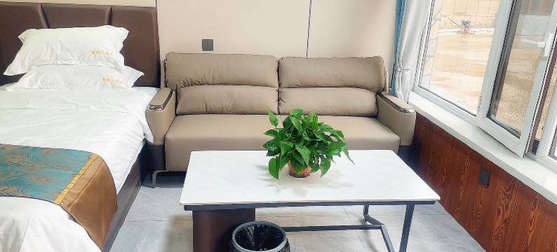 察右后旗馨雅大酒店图片