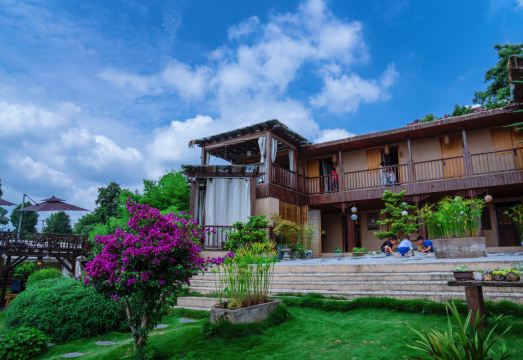 Chengdu Chunfeng Shili HomestayHotel Overview