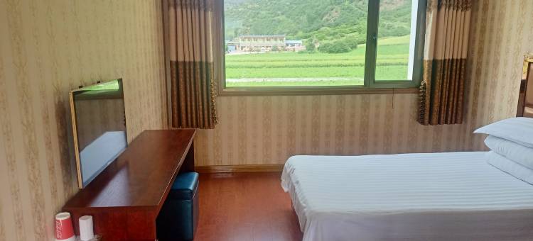 卓尼萬富农家山庄图片
