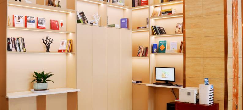 庆泰金贸酒店(重庆西站二郎地铁站店)图片