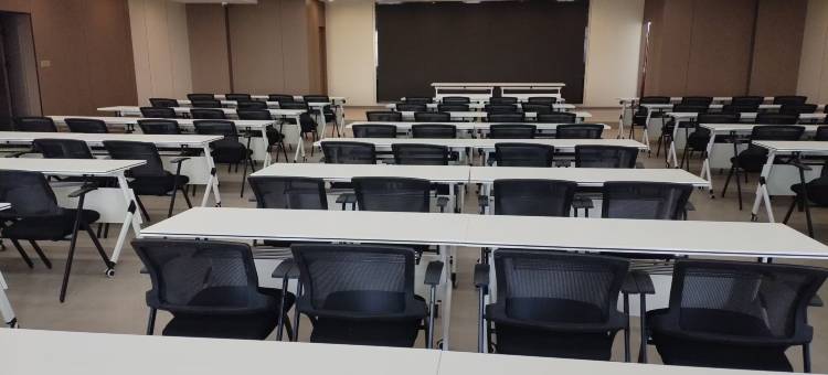 轮台锦泰酒店图片