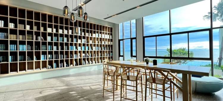 AERAS Beachfront Condominium Jomtien Pattaya图片
