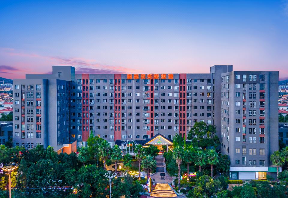 唐高尔夫花园酒店（昆明经开区云景路店）外景图