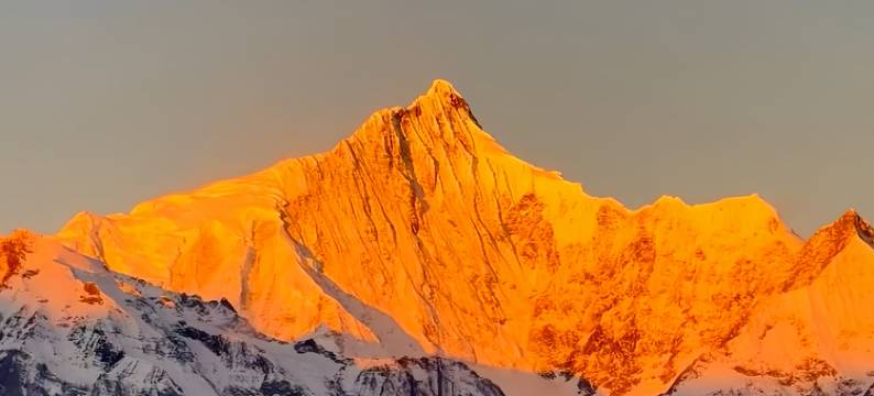 山云涧·360°全视野·山川之巅自然悬崖美宿(理县店)图片