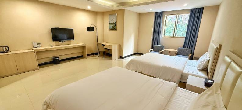 佛山悦蓝湾商务酒店(湾华地铁站店)图片