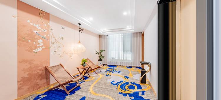 艺龙瑞云酒店(呼和浩特万象城新华广场地铁站店)图片