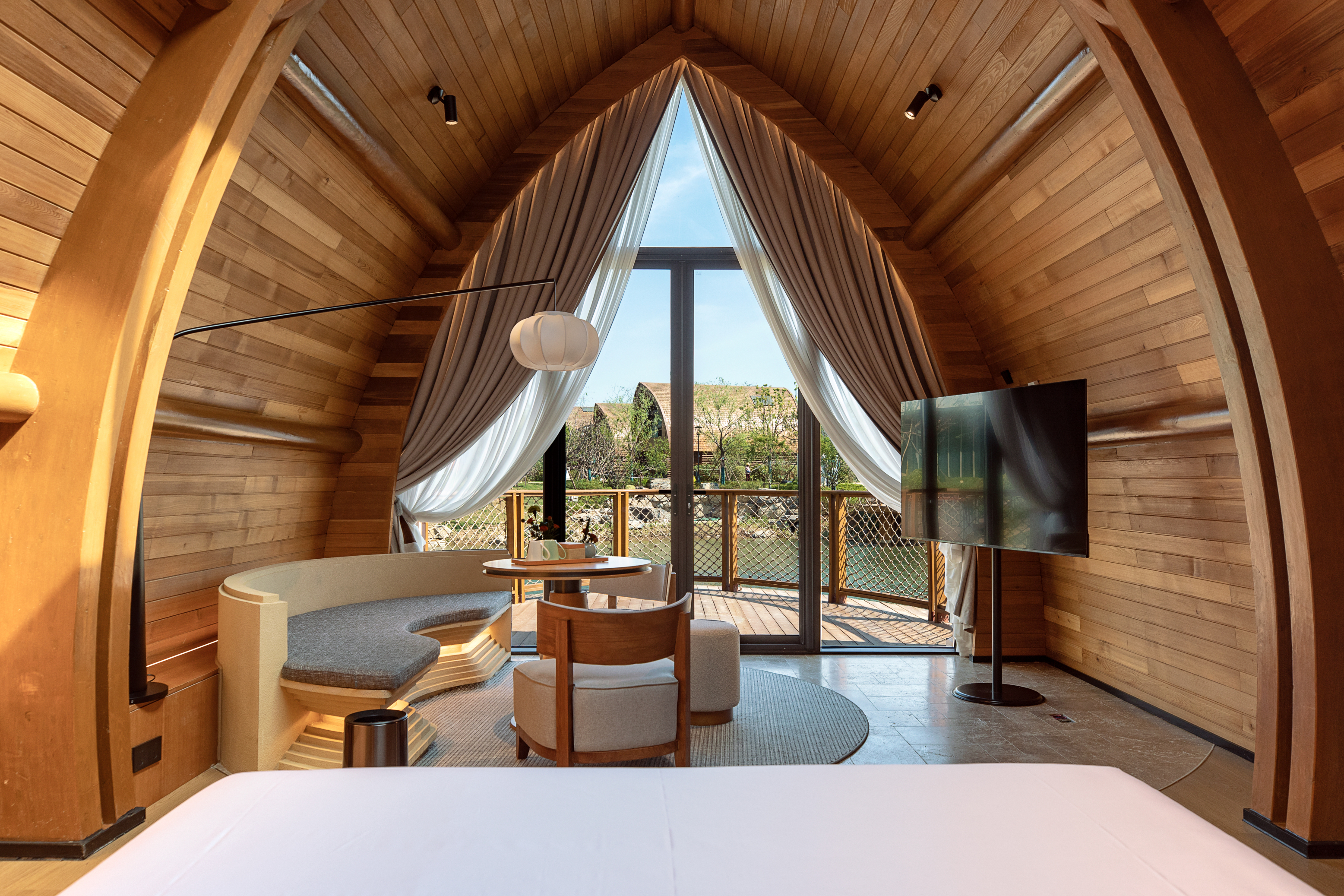 Wuhan Chengjian Senbo Nature Park & Resort Hotel Over view