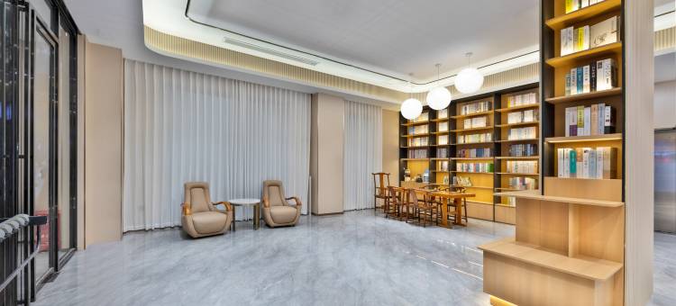 日丽智能酒店(湛江高铁西站店)图片