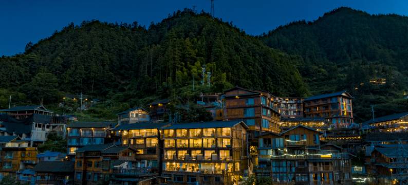 元素精品民宿(西江千户苗寨一号风雨桥店)图片