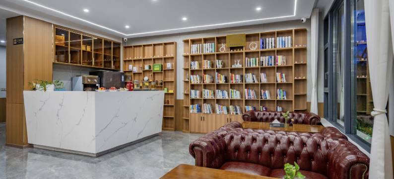 石泉东辉瀚锦酒店(秦巴风情园店)图片