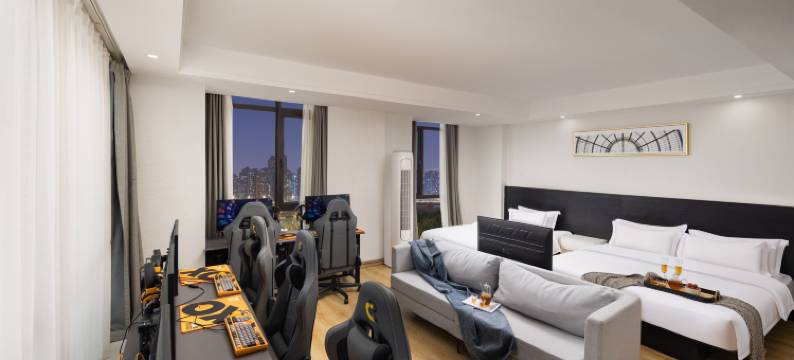 尖峰·柚电竞酒店(南昌西站地铁站店)图片