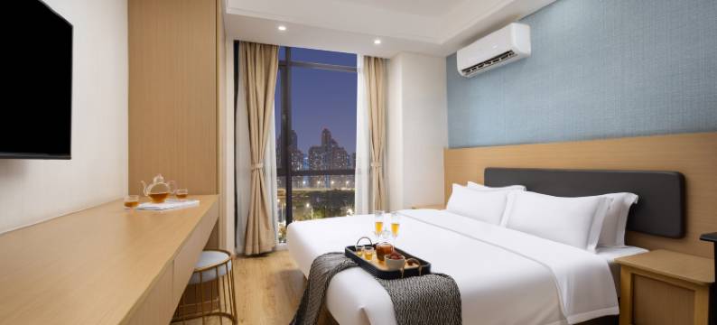 尖峰·柚电竞酒店(南昌西站地铁站店)图片