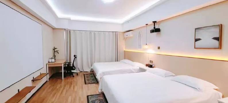 M设计师观影民宿(银川金凤万达广场店)图片