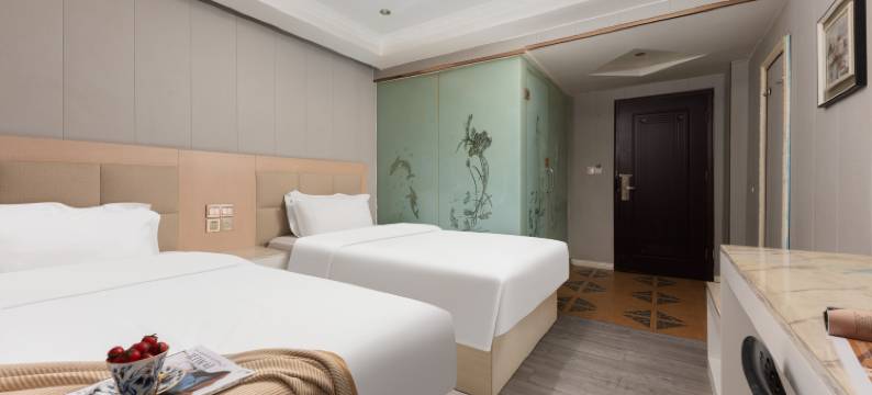 云泊轻悦酒店(红钢城地铁站武汉站店)图片