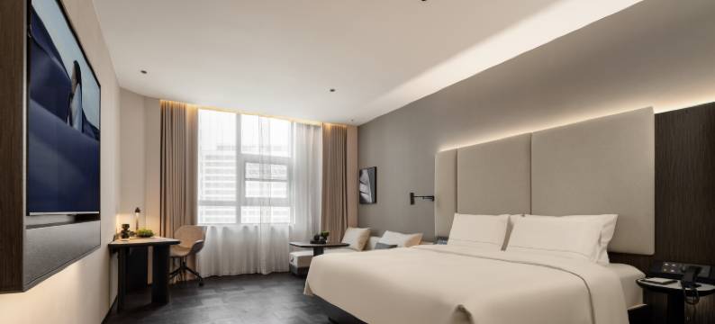 青岛北站海尔工业园亚朵酒店图片