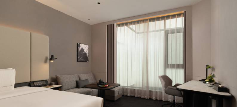 成都万象城双桥路地铁站亚朵酒店图片