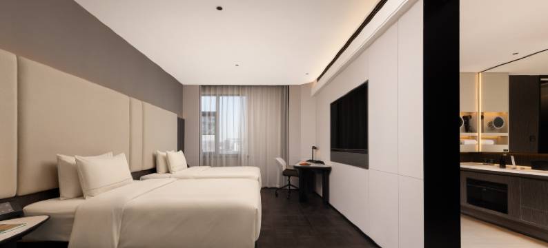 杭州临平世纪公园亚朵酒店图片