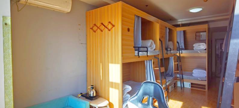 青跃青年旅社(勒泰中心店)图片