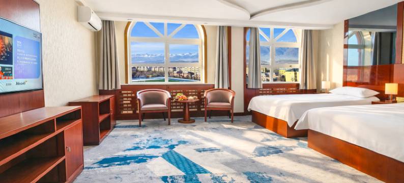 温泉•鑫磊｜日照金山景观Holiday•S度假酒店(温泉国家湿地公园店)图片