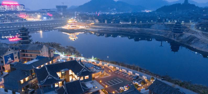 松桃松庐民宿(苗人古城店)图片