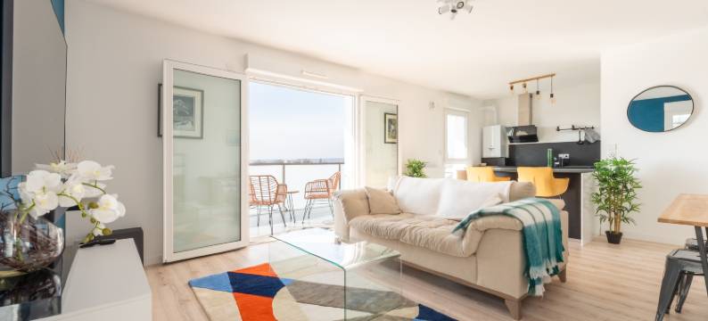 Apartment with Stunning Seine Views, BBQ Area, and Private Parking图片