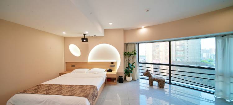 Wood·原木设计师民宿(徐州苏宁广场店)图片