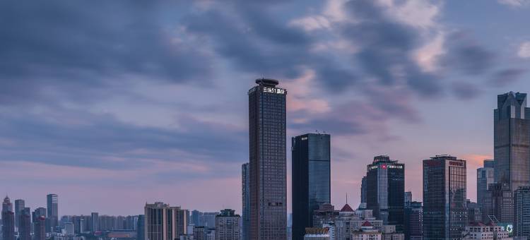 云端51·高空全江景酒店(重庆解放碑云端之眼店)图片