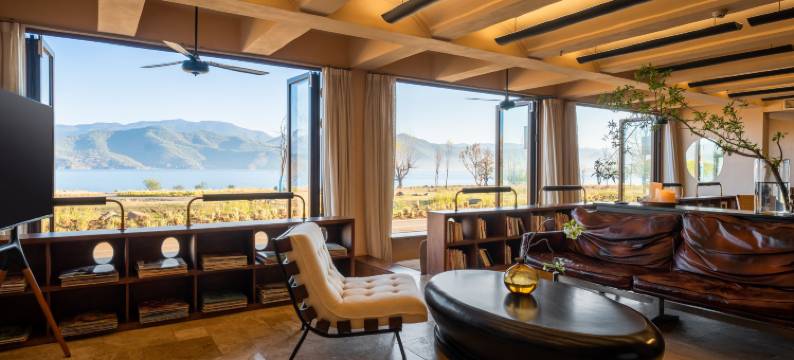 泸沽湖秋山酒店图片