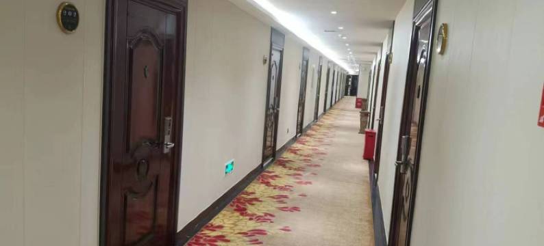 宜世宜嘉主题宾馆公寓(齐齐哈尔站前南大街店)图片