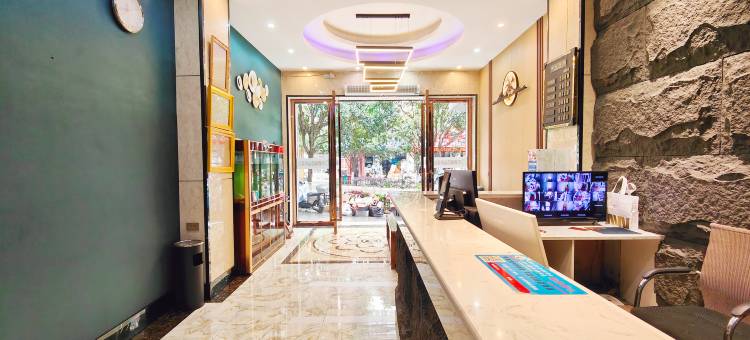威艾酒店(镇雄街心花园店)图片
