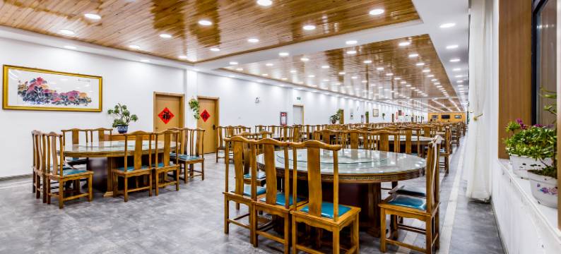 乌兰布统草原名仁山庄图片