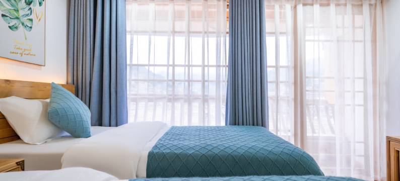 依山之畔·Olny花语美学全景美宿(西江千户苗寨东引观景台店)图片