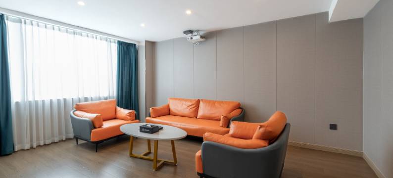 珠海诺曼斯精品酒店(海滨泳场情侣路店)图片