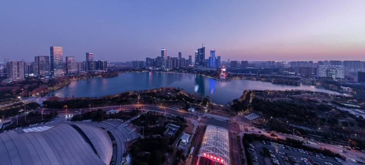 丽斯未来酒店(政务区天鹅湖万达店)图片