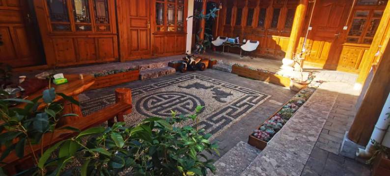 丽江蒙恩居客栈图片